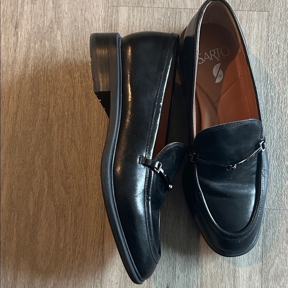 Franco Sarto Shiny Black Loafers - Picture 5 of 8